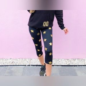 Women’s Black and Gold Star Capri Leggings Size Large